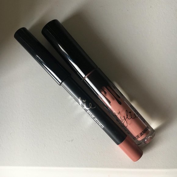 Kylie lip kit in bare